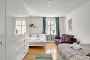 The Best Area w Free Parking Garage, 200m tram and bus