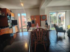 Sejours chez l'habitant Chambre Suite Zen Baignoire sous les toits : photos des chambres