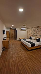 Blossom Rooms- Beside Sakshi News Channel- Banjara Hills