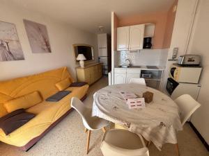 Appartement cosy avec balcon à Balaruc-les-Bains, animaux admis - FR-1-503-82