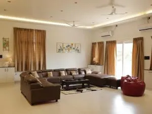 luxury beach villa - Pūvār