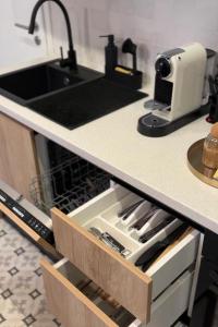 2 Guests Mountain View Parking Near Attractions