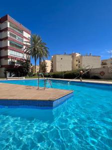 Acogedor Apartamento Moderno con Piscina en Nerja, Perfecto para una Escapada
