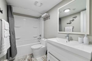 Chic New York Studio with Kitchen