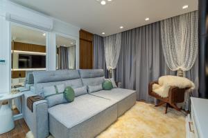 Exuberante e único 2D De Marias