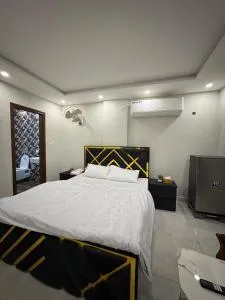 Two Bed Room Cozy Luxury Apartments - Rāmkot