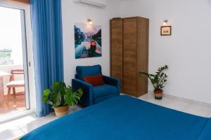 Hillside Studio with Sea View & Fibre Internet