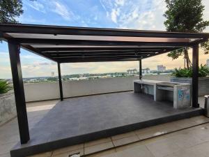 Midas Seri Alam New Cozy 5pax, Pet Friendly I Netflix & Coway, 1Cpark, Unblock View