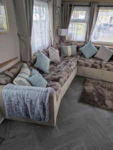 E16 Millfields 6 berth caravan MAX 4 ADULTS Bob familys only and lead person must be over 30