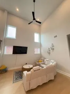 Luxury Modern Stay in Bastrop - Bastrop