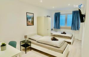 BEGE APARTMENTS Rent & Repeat