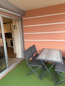 Dernier étage avec garage, piscines et tennis