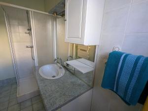Maisons de vacances Entre plage et vignobles Maison trois chambres : photos des chambres