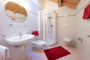 Appartamento con 2 Camere da Letto e Vista Lago