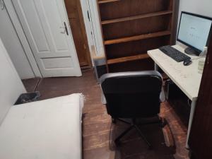 White House Warsaw Cyprysowa 11