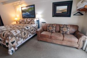 Sunnyside Knoll- 4 cabin