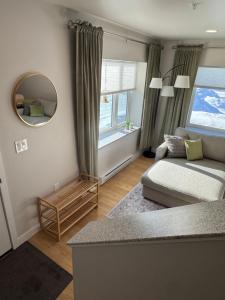 DWELL in Alaska Apartment b