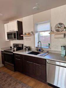 DWELL in Alaska Apartment d