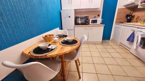 Maisons de vacances Maisonnette a 150m de la plage, climatisee, 6 couchages : photos des chambres