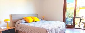 APPARTAMENTO GIALLO - OVER THE RAINBOW APARTAMENTS - LIDO di JESOLO - 4 POSTI LETTO