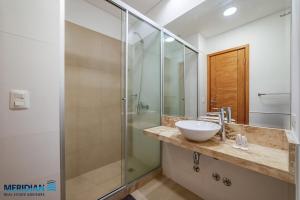 504 Emerald Boutique building just steps away from Shopping del Sol