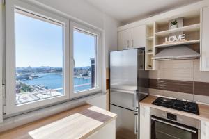 TO-DO Bridge Center SEA VIEW