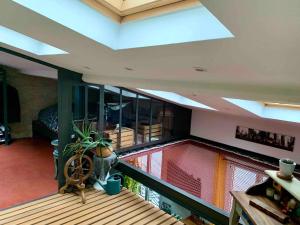 Quiet Loft 70sq in trendy 11th area