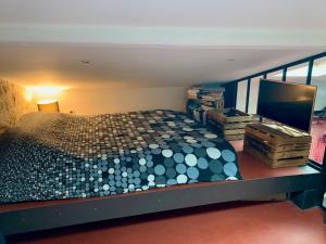 Quiet Loft 70sq in trendy 11th area