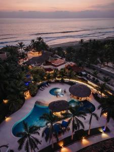 Escondite Residences