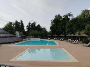 Apartment with pool and beach 100 m