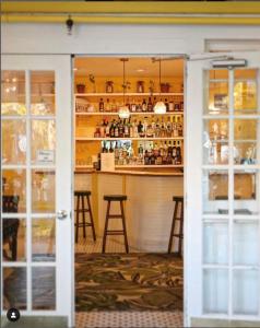 Peninsula Bed & Cocktails