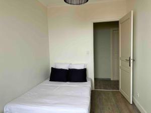 PEYRONNET - Fabulous 2 bedrooms - Sea view - Beach 2min away