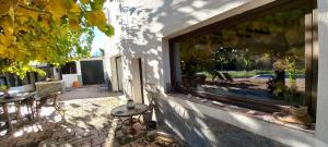 A Country and Vineyard Retreat