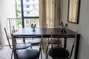 Apto c ar-condicionado a 800m da Praia da Enseada