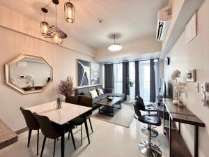 City Lights Apartment in BGC