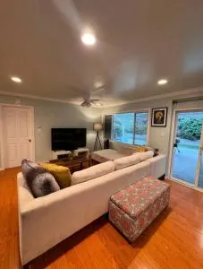 Suburban oasis home - مونتيري بارك