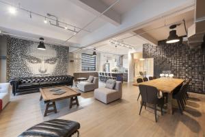Corporate Event Venue | 4 Bedroom Loft at the Holland Hotel Montreal by Simplissimmo