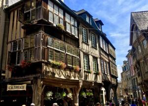 Maisons de vacances La Maison Rose at Lyvet Port is a beautiful Pet Friendly Riverside Gite close to Dinan Sleeps 6 : photos des chambres