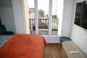 Appartements Appartement Luxe Floral Stay 15 Min To CDG And Paris : photos des chambres