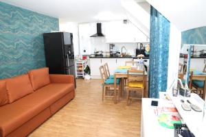 Appartements Appartement Luxe Floral Stay 15 Min To CDG And Paris : photos des chambres