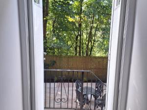 Two-bedroom Cottage - Sandstone Garden Patio - Free Parking - Pets Welcome