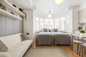 Cosy Studio Flat with Free Parking