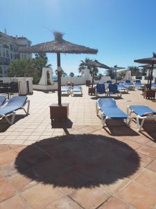 Gorgeous apartment with ideal location alongside the beach and marina and a huge 68 sqm private terrace