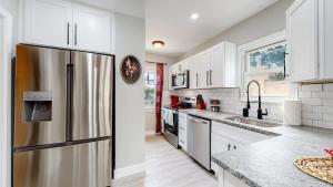 groovy apartment in the heart of the city