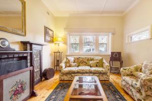 The Sylvan - Timeless Elegance near Brighton Beach