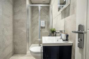 Central 2 Bed bedroom Next to Brighton Station