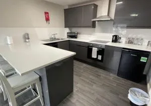 RYAN I AIR I BNB - 102 Mill Street - Free Parking - 布兰博罗