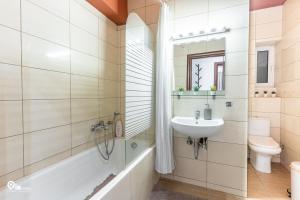 Olympian Zeus - Premium & Luxury Athenian House