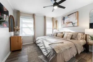 Perfect Location Near Ohare LCP Collection - Addison