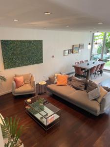 Enormous 4 bedroom Paddington Family Home